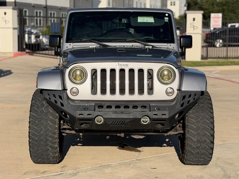 Jeep Wrangler Unlimited Vehicle Full-screen Gallery Image 09