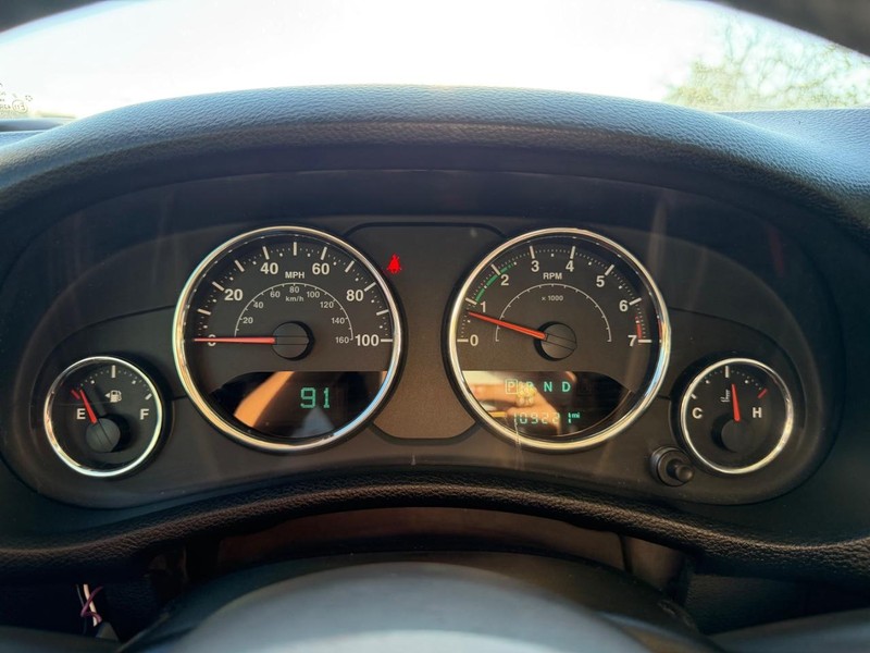 Jeep Wrangler Unlimited Vehicle Full-screen Gallery Image 13