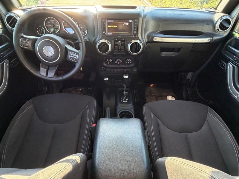 Jeep Wrangler Unlimited Vehicle Full-screen Gallery Image 19