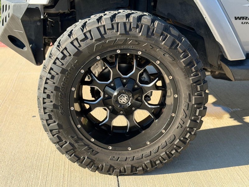 Jeep Wrangler Unlimited Vehicle Full-screen Gallery Image 21