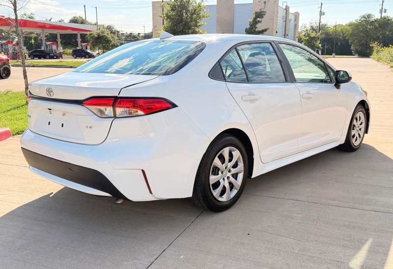 Toyota Corolla Vehicle Full-screen Gallery Image 07