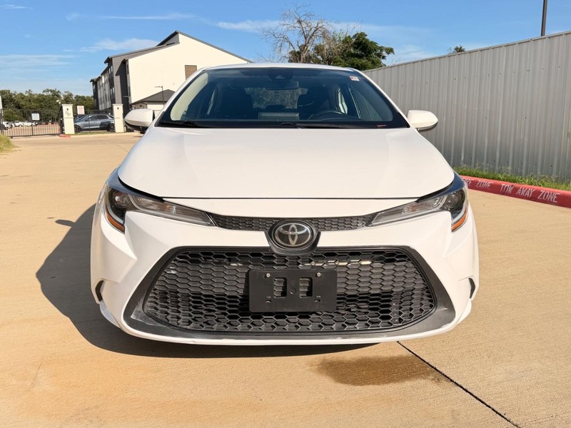 Toyota Corolla Vehicle Full-screen Gallery Image 10