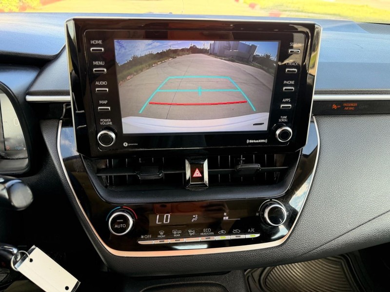 Toyota Corolla Vehicle Full-screen Gallery Image 14