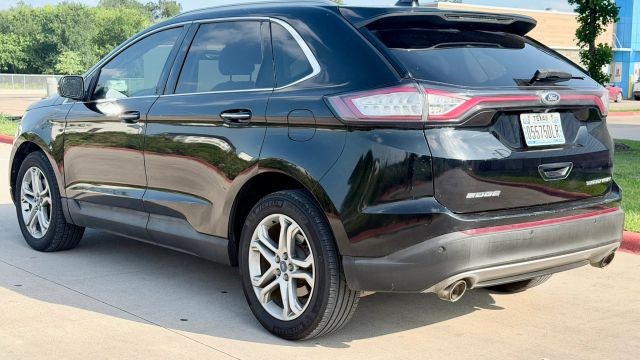 Ford Edge Vehicle Full-screen Gallery Image 03