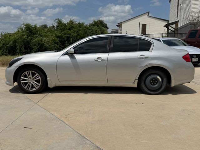 INFINITI G25 Sedan Vehicle Full-screen Gallery Image 03