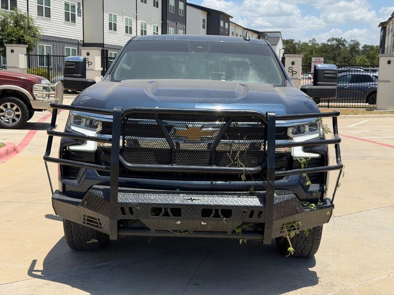 Chevrolet Silverado 1500 Vehicle Full-screen Gallery Image 12