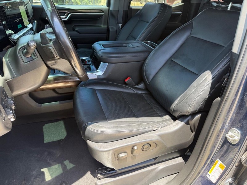 Chevrolet Silverado 1500 Vehicle Full-screen Gallery Image 15