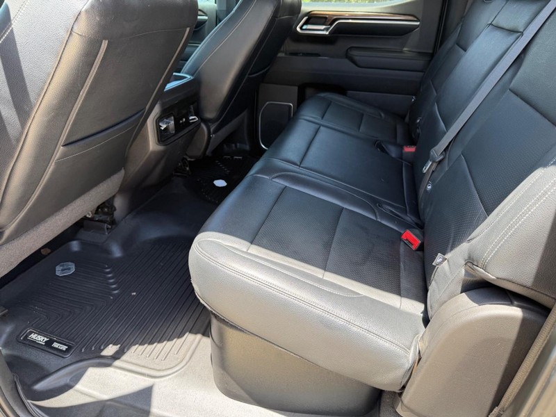 Chevrolet Silverado 1500 Vehicle Full-screen Gallery Image 20