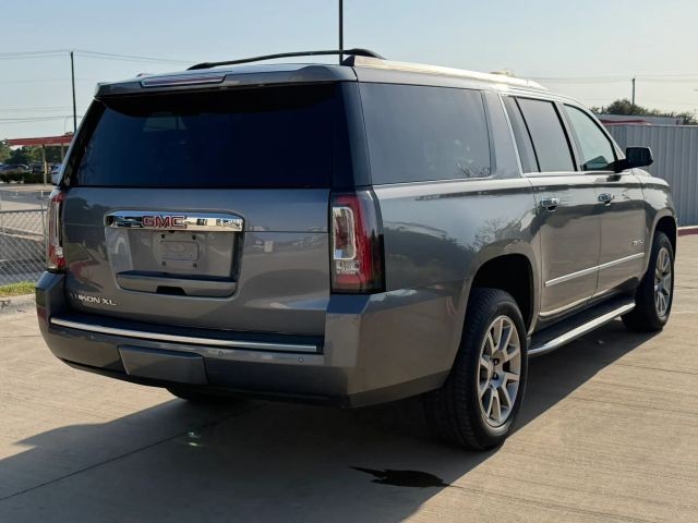GMC Yukon XL Vehicle Full-screen Gallery Image 06