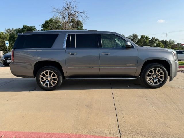 GMC Yukon XL Vehicle Full-screen Gallery Image 07