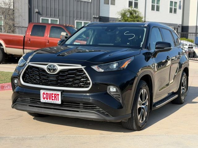 Toyota Highlander Vehicle Full-screen Gallery Image 02