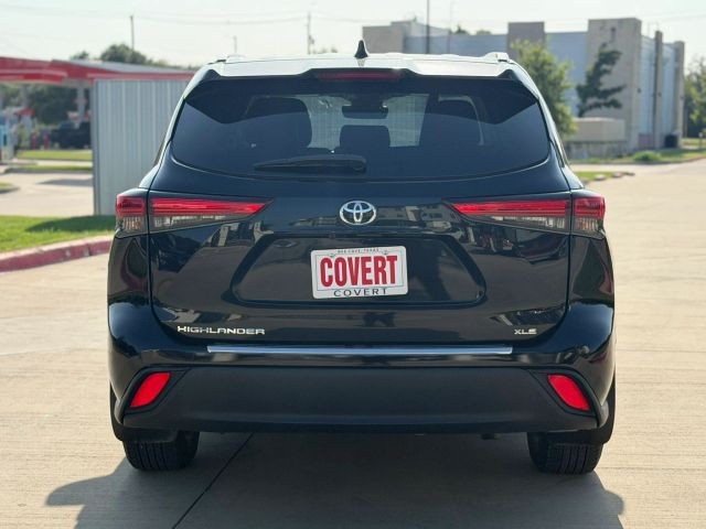 Toyota Highlander Vehicle Full-screen Gallery Image 05