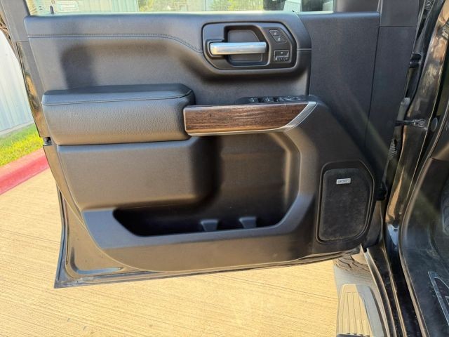 GMC Sierra 3500HD Vehicle Full-screen Gallery Image 10