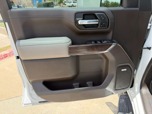 GMC Sierra 1500 Vehicle Full-screen Gallery Image 10