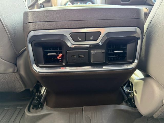 GMC Sierra 1500 Vehicle Full-screen Gallery Image 19