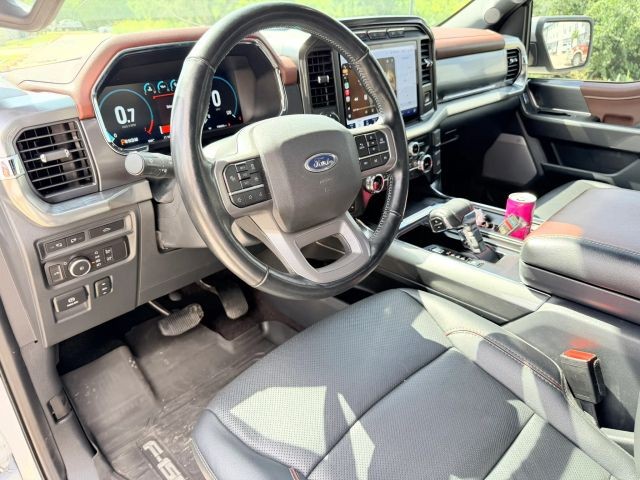 Ford F-150 Vehicle Full-screen Gallery Image 12