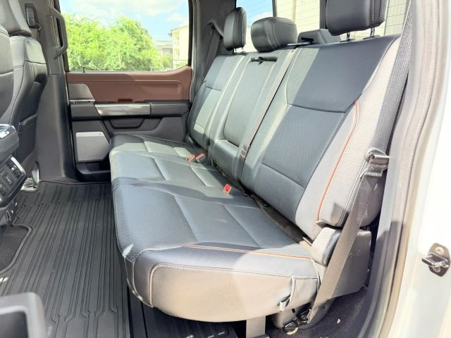 Ford F-150 Vehicle Full-screen Gallery Image 19