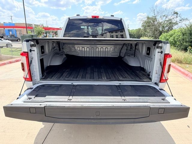 Ford F-150 Vehicle Full-screen Gallery Image 23