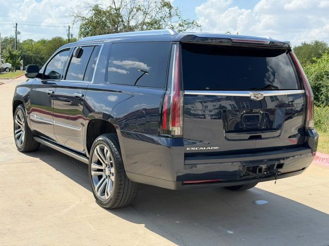 Cadillac Escalade ESV Vehicle Full-screen Gallery Image 04