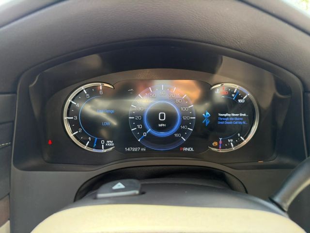Cadillac Escalade ESV Vehicle Full-screen Gallery Image 13