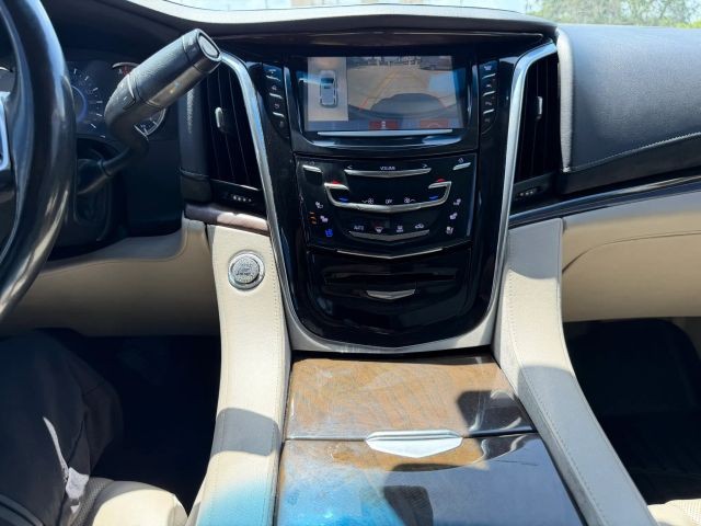 Cadillac Escalade ESV Vehicle Full-screen Gallery Image 15