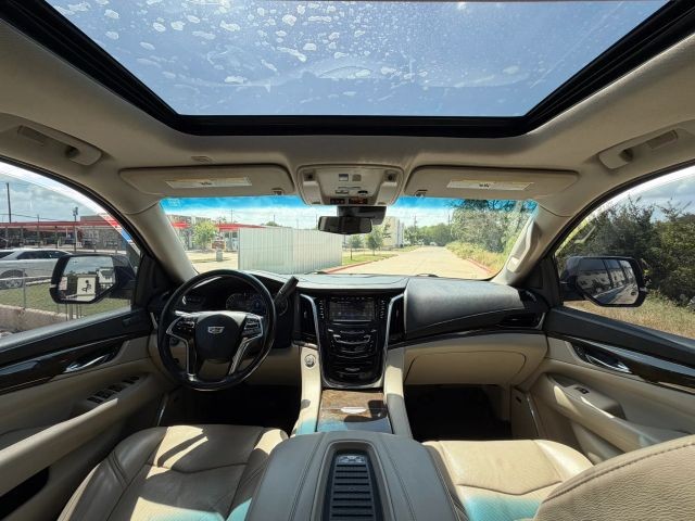 Cadillac Escalade ESV Vehicle Full-screen Gallery Image 21
