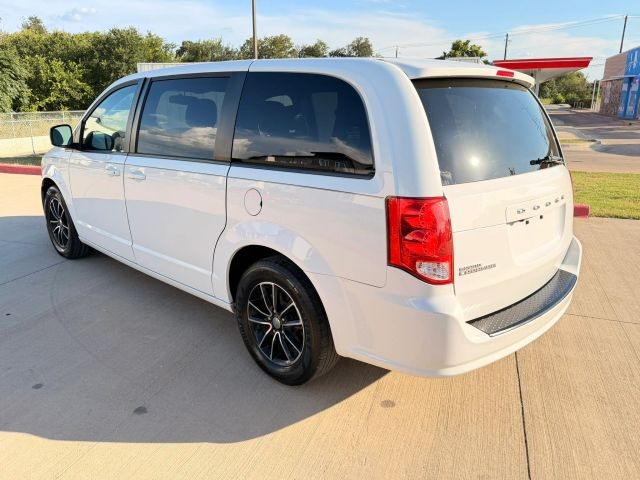 Dodge Grand Caravan Vehicle Full-screen Gallery Image 04