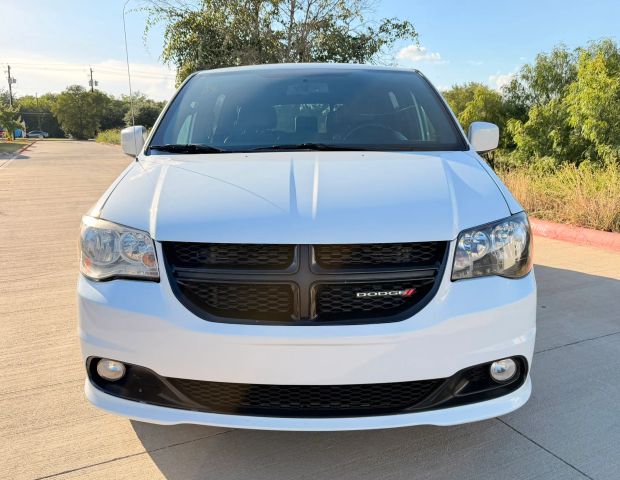 Dodge Grand Caravan Vehicle Full-screen Gallery Image 09