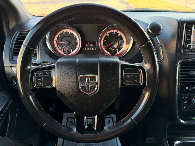 Dodge Grand Caravan Vehicle Full-screen Gallery Image 16