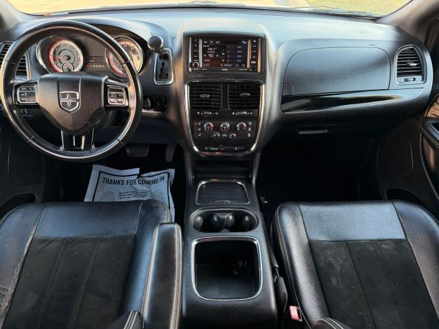 Dodge Grand Caravan Vehicle Full-screen Gallery Image 17