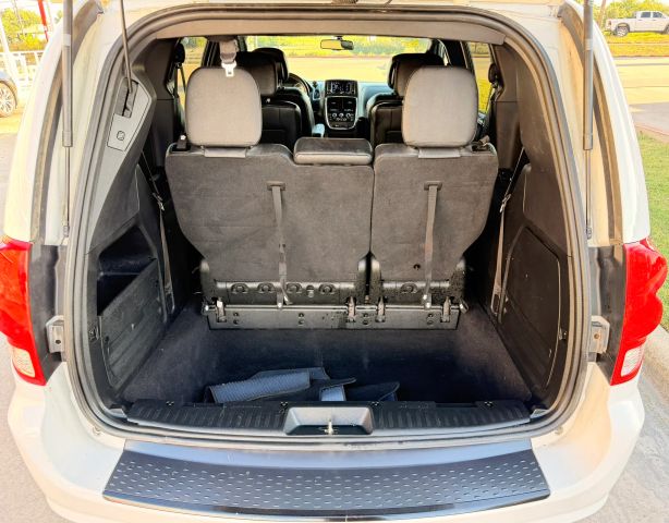Dodge Grand Caravan Vehicle Full-screen Gallery Image 18