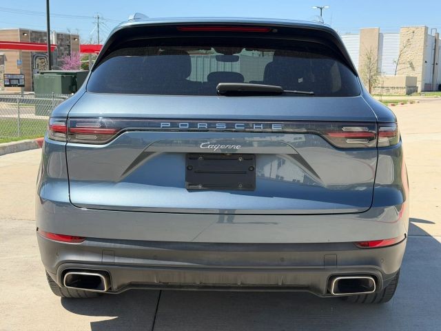 Porsche Cayenne Vehicle Full-screen Gallery Image 05