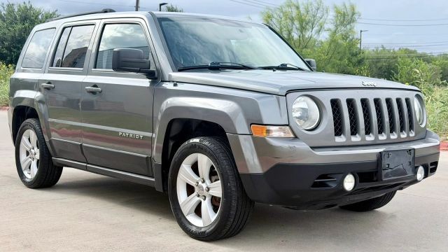 Jeep Patriot Vehicle Full-screen Gallery Image 02