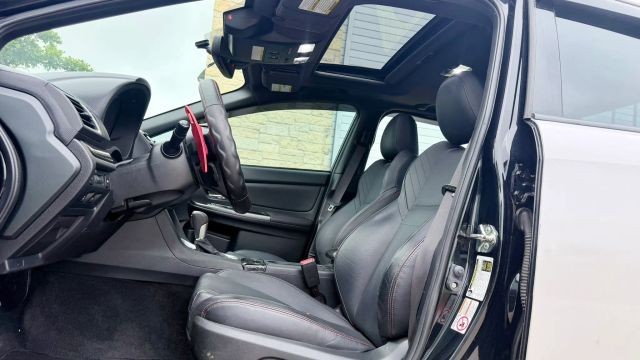 Subaru WRX Vehicle Full-screen Gallery Image 05