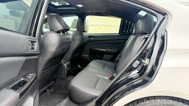 Subaru WRX Vehicle Full-screen Gallery Image 09