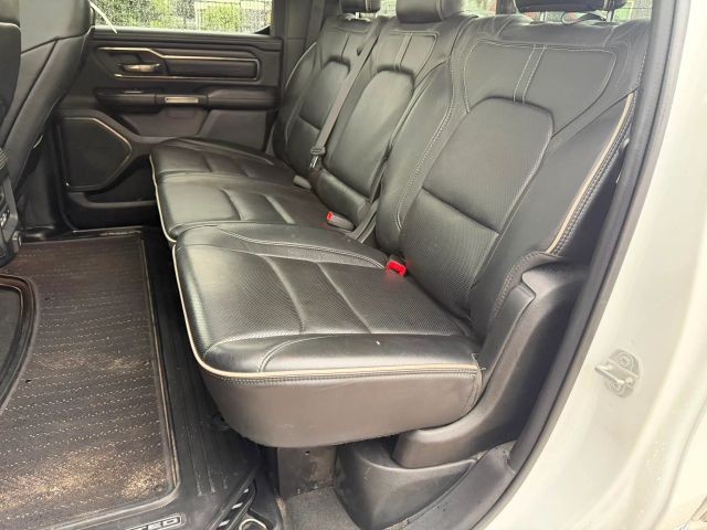 Ram 1500 Vehicle Full-screen Gallery Image 16
