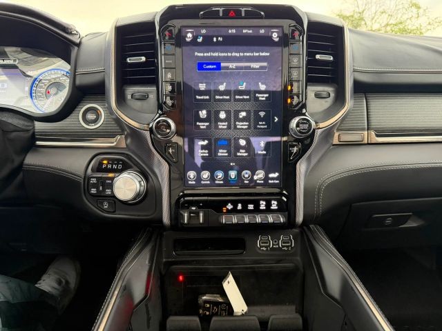Ram 1500 Vehicle Full-screen Gallery Image 17