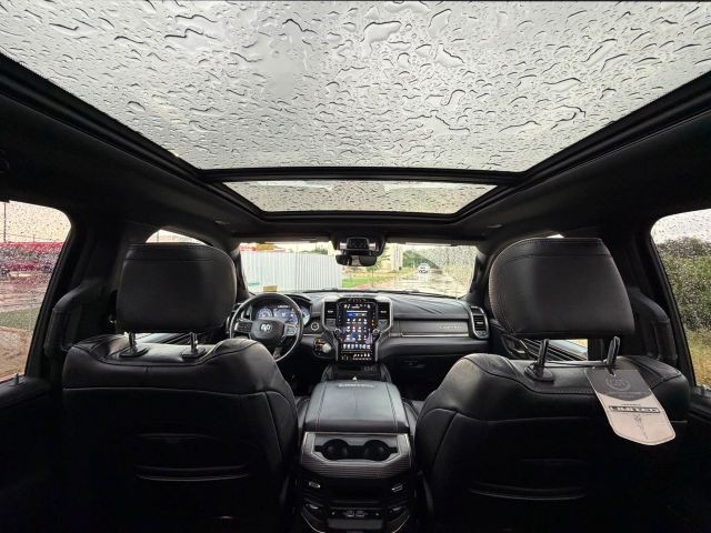 Ram 1500 Vehicle Full-screen Gallery Image 22
