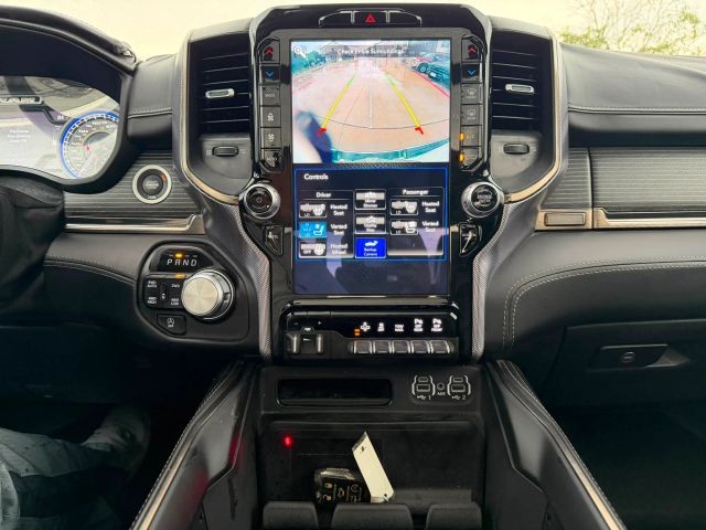Ram 1500 Vehicle Full-screen Gallery Image 28