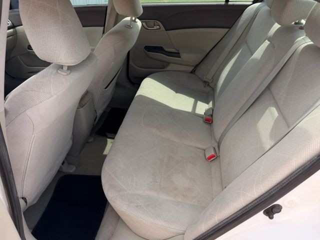 Honda Civic Sedan Vehicle Full-screen Gallery Image 13