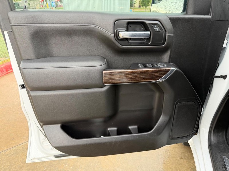 GMC Sierra 1500 Vehicle Full-screen Gallery Image 10