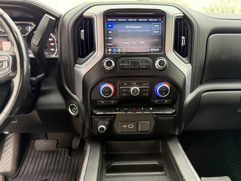 GMC Sierra 1500 Vehicle Full-screen Gallery Image 14