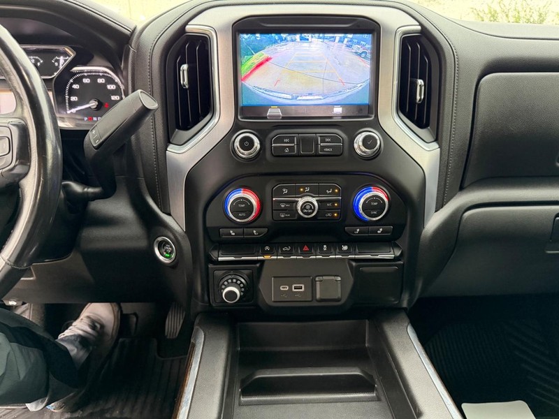 GMC Sierra 1500 Vehicle Full-screen Gallery Image 15