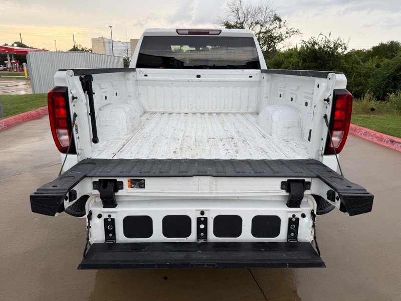 GMC Sierra 1500 Vehicle Full-screen Gallery Image 22