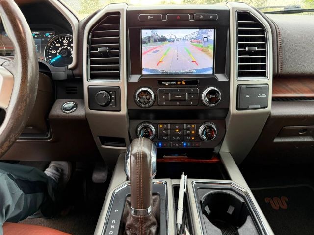 Ford F-150 Vehicle Full-screen Gallery Image 07