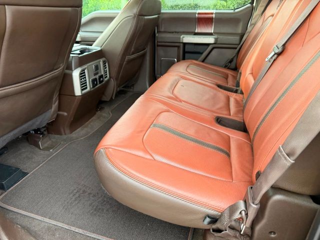 Ford F-150 Vehicle Full-screen Gallery Image 08