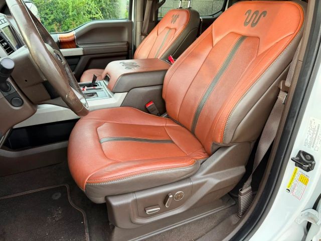 Ford F-150 Vehicle Full-screen Gallery Image 17