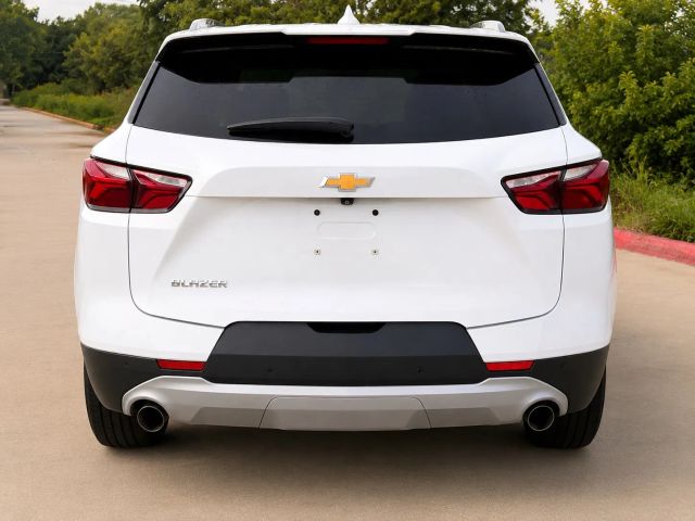 Chevrolet Blazer Vehicle Full-screen Gallery Image 05