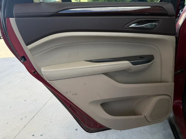 Cadillac SRX Vehicle Full-screen Gallery Image 13