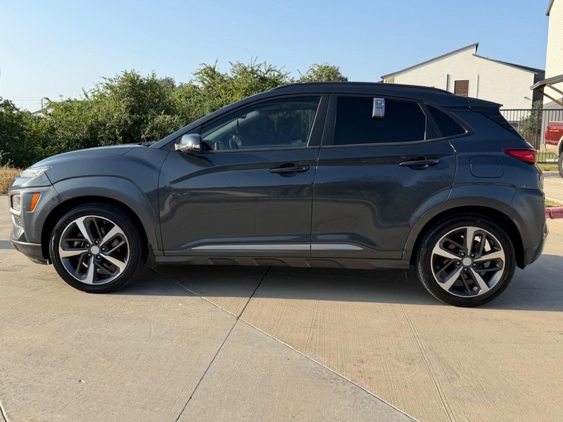 Hyundai Kona Vehicle Full-screen Gallery Image 03